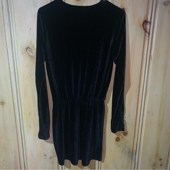 Revolve - Picture 5 of 7